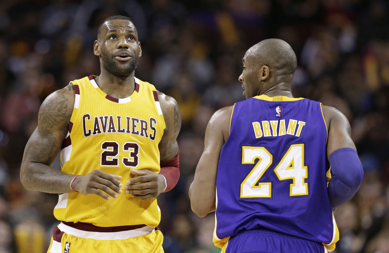 开云体育官网-圣诞夜60分不是传说！詹姆斯500+前无古人 库里一遇圣诞就隐身？